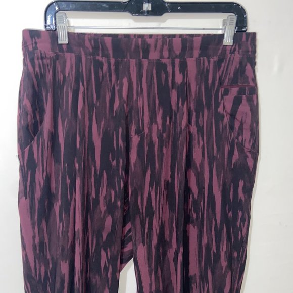 Lululemon Dark Maroon / Black Multi 7/8 Pant *26" - Unknown Size (Approx. 10) - Picture 2 of 9